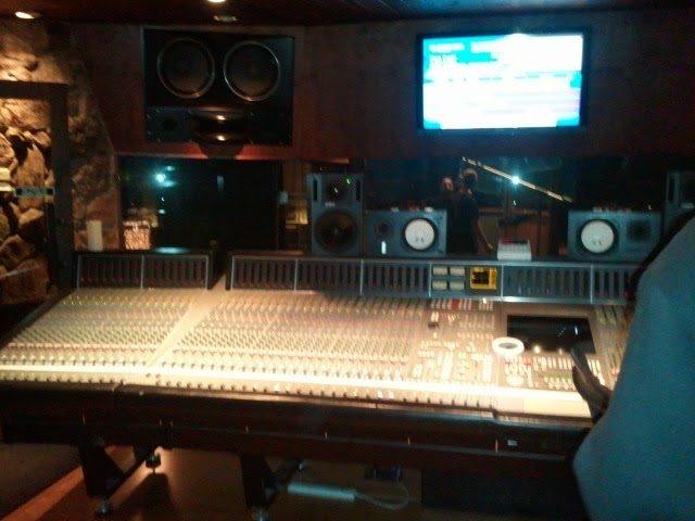 Hollywood Sessions, 2011 — image 1 of 5